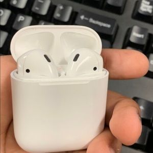 AirPods